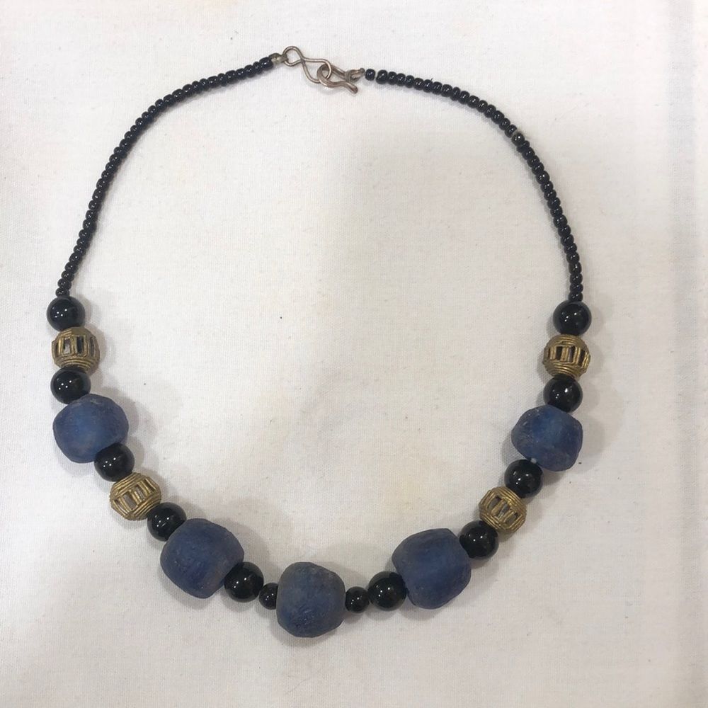 Artisan Black Blue Jewelry Size 21 inches | Wardrobe Staple | EUC